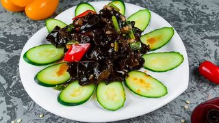 Салат с древесными грибами