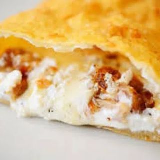 Pizza fritta con sugo 