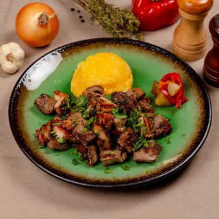 Jumari traditionale cu mamaliguta si usturoi