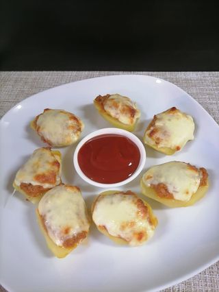 Запечени картофи Болонезе (500гр)