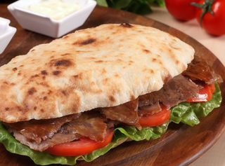 Bocadillo De Carne De Kebab