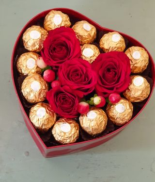 Caja De Flores Y Ferrero Rocher - La Especial