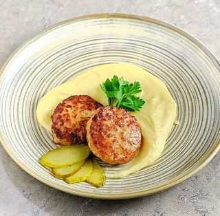 Куриные котлеты с пюре (450г)
