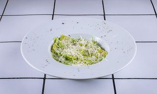 რავიოლი ისპანახით ნაღების სოუსში