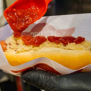 New York Dog + 1 portie de cartofi pai GRATIS