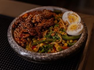 Локшина з куркою Теріякі та овочами (350g)