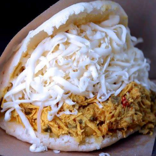 Arepa Con Queso Amarillo