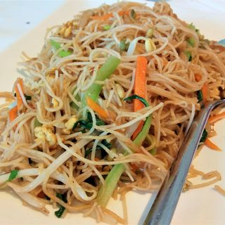 Fideos chinos con tres delicias