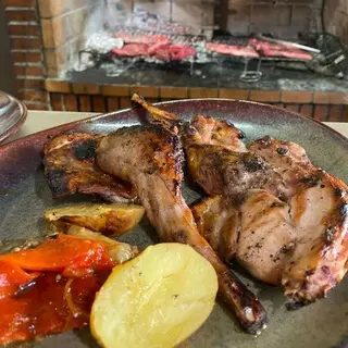 Conejo A La Brasa