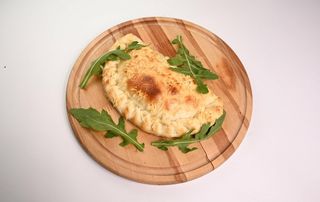 Кальцоне с курицей и грибами (210г)