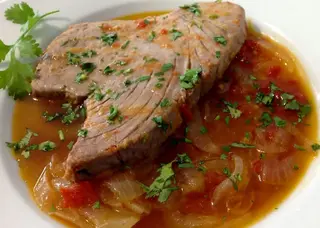 Bitoque de Atum com Ovo