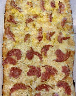 Pizza pala intera consigliata per tre persone