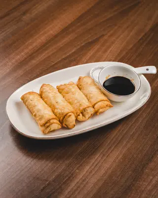 12. Proljećne rolnice sa mesom, povrćem i pečurkama