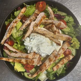 Salata cu piept de curcan la gratar