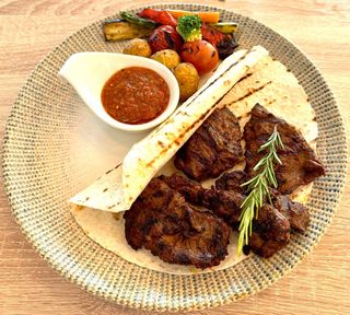 Pastrama de berbecut