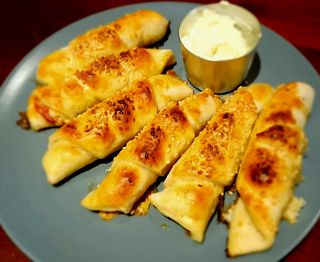 Kiflice sa pršutom i sirom 6 komada