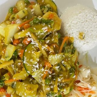 Krewetki koktajlowe w czerwonym curry lekko pikantne