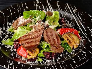 Салат з телятини (300г)