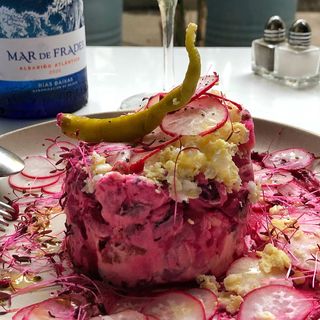 Ensaladilla rosa