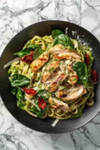 Tagliatelle Al Pollo Pesto