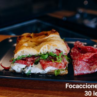 Focaccione Salami