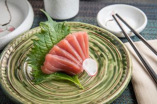 107. Sashimi tonno 6 pezzi