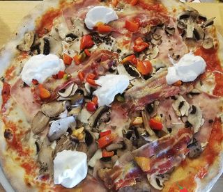 Srednja Pizza Fantasia