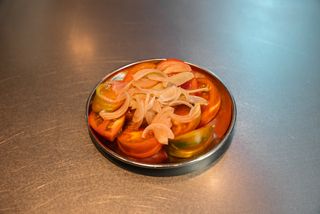 Ensalada de tomate y ventresca