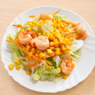 10. Ensalada con Gambas