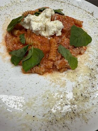 Fusilli ragù e ricotta