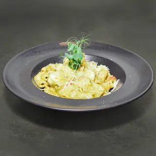 PASTE PESTO, ROSII CHERRY, MOZZARELLA