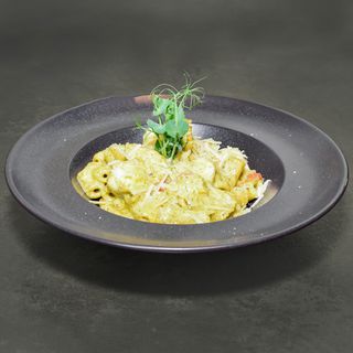 PASTE PESTO, ROSII CHERRY, MOZZARELLA