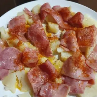 Lacón Con Cachelos