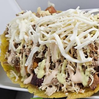 Patacón Personal de Pollo