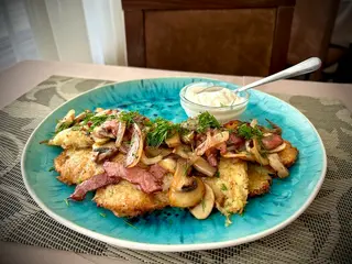 Деруни домашні з беконом та грибами (330г)