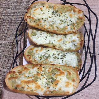 Pan Con Ajo Y Queso