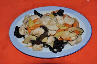 77. Пиле с бамбук и китайска гъба (600г)