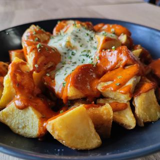 1/2 Patatas Bravas