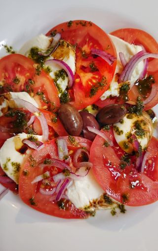 Салата Капрезе (400г)