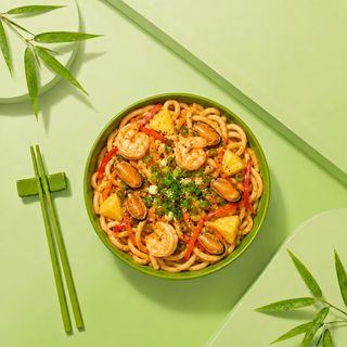 Wok Udon Fructe de mare Sos Cremos Tom Yum
