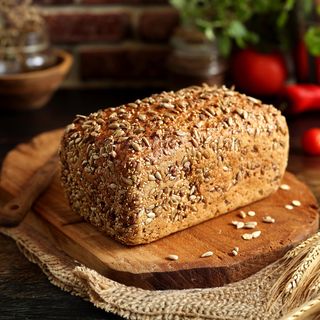 Żytni razowy z ziarnami