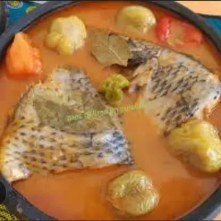 Plat de Soupe de poissons carpe (attieke)