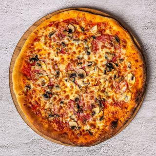 Пица салами и гъби