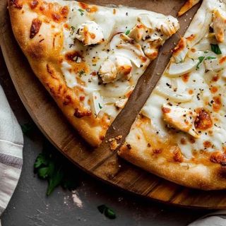 Pizza poulet mariné 