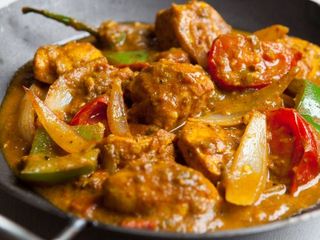33 Chicken jalfrezi