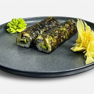 Хенд ролл с авокадо