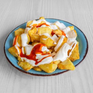 Patatas bravas caseras (ración)