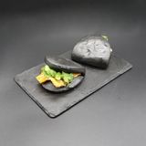 Baos negros con calamares crujientes y mayonesa japonesa