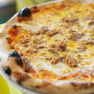 Pizza Atún y Cebolla