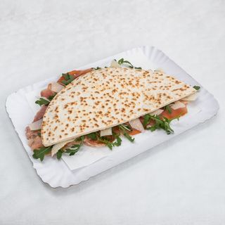 Piadina crudo di Parma, grana e rucola